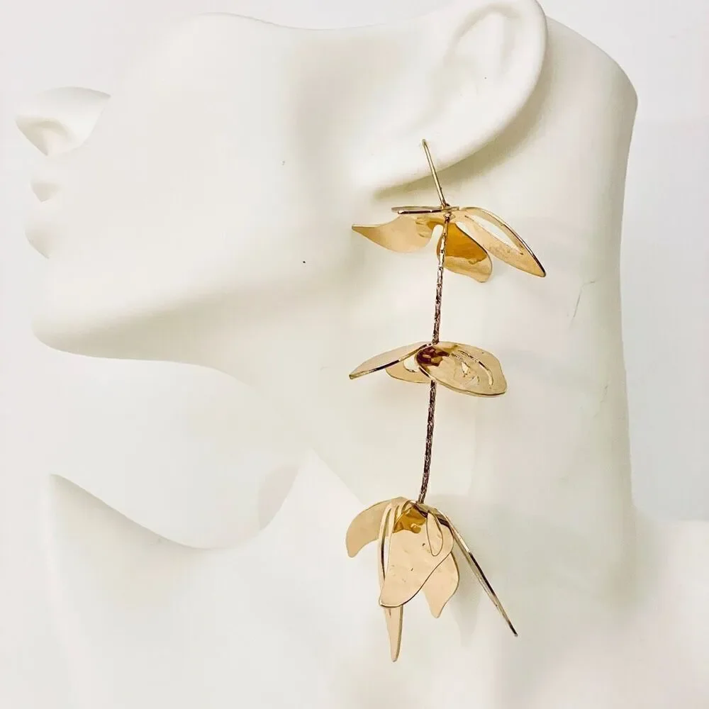 NWT piper•K Gorgeous Gold Long 4.5” Big Shinny Flowers Drop Bling Bling Earrings